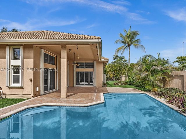 11335 Lake Shore Dr, Cooper City, FL 33026