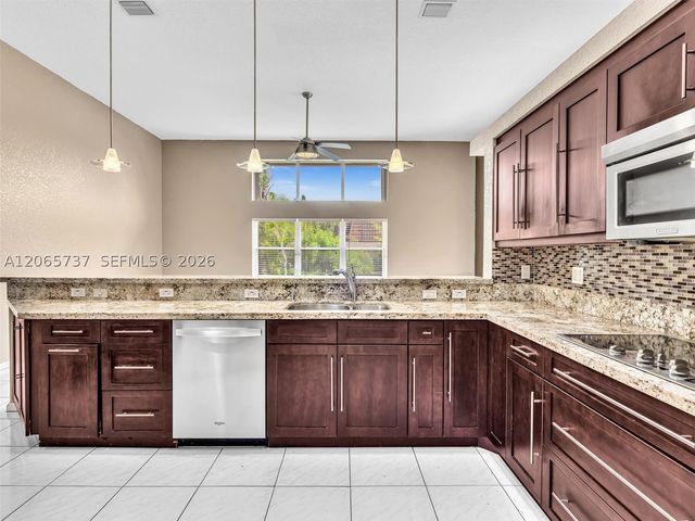 11335 Lake Shore Dr, Cooper City, FL 33026