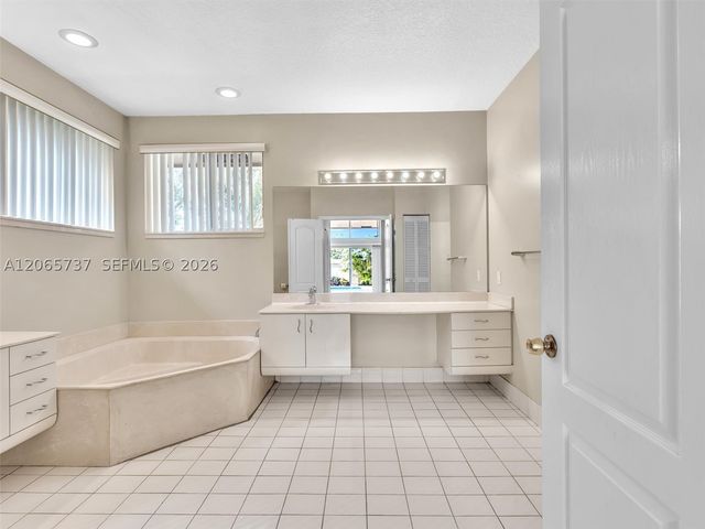 11335 Lake Shore Dr, Cooper City, FL 33026