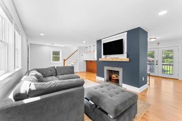 342 Franklin St, Framingham, MA 01702