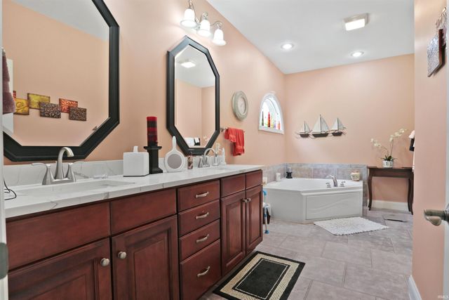 4511 Kimwood Court, Newburgh, IN 47630