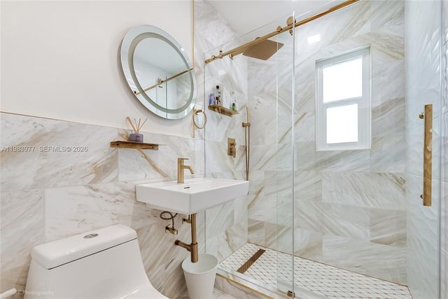 7235 SW 39th St, Miami, FL 33155