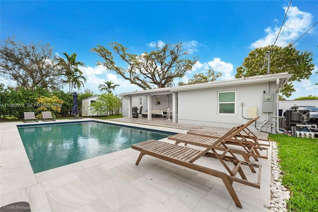 7235 SW 39th St, Miami, FL 33155