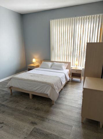 190 S Waters Edge Drive 302, Glendale Heights, IL 60139