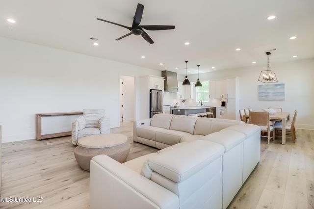 64 Fiber Street, Bay Saint Louis, MS 39520