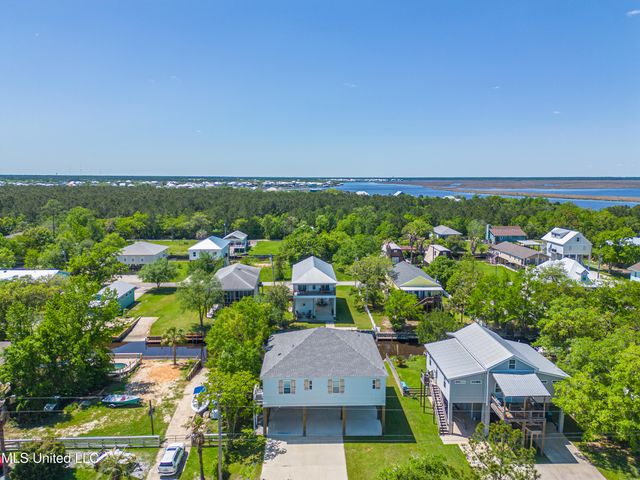64 Fiber Street, Bay Saint Louis, MS 39520
