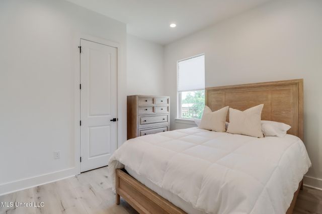 64 Fiber Street, Bay Saint Louis, MS 39520