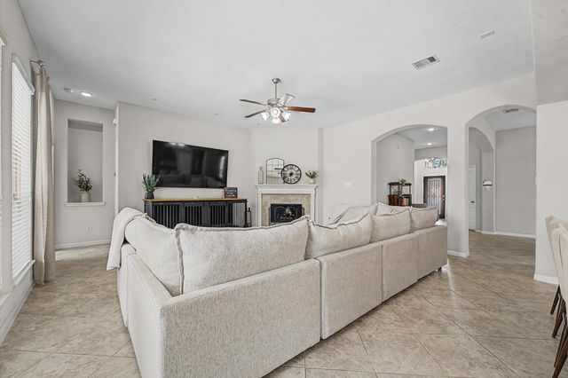 1504 Nacogdoches Valley Drive, League City, TX 77573