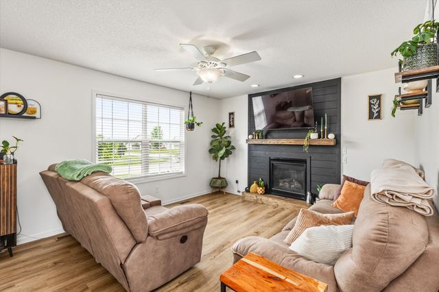 1995 SE Oxford Drive, Waukee, IA 50263