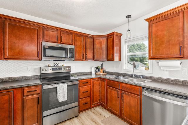 1995 SE Oxford Drive, Waukee, IA 50263