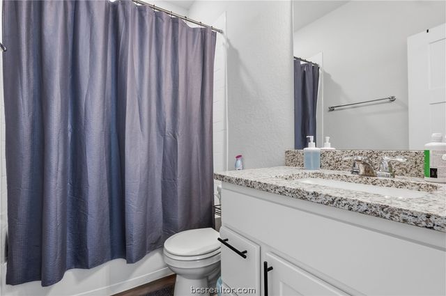 807 Double Mountain Road, College Station, TX 77845