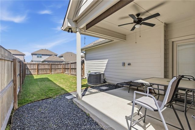 807 Double Mountain Road, College Station, TX 77845
