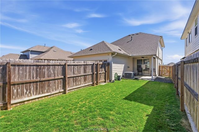 807 Double Mountain Road, College Station, TX 77845