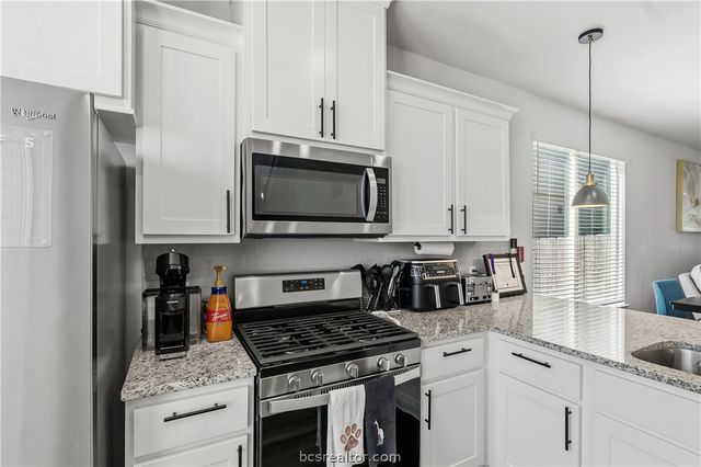 807 Double Mountain Road, College Station, TX 77845