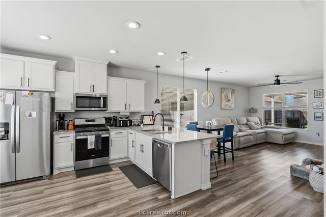 807 Double Mountain Road, College Station, TX 77845