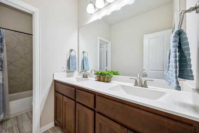 12585 Metz Road, Sanger, TX 76266
