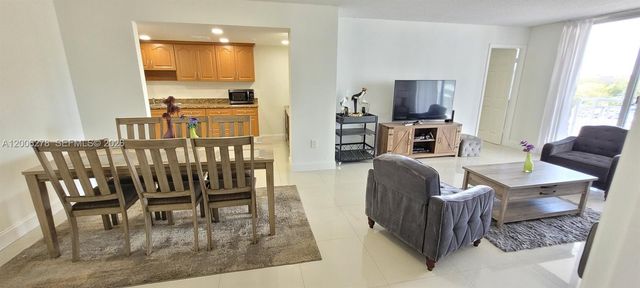18011 Biscayne Boulevard 402, Aventura, FL 33160