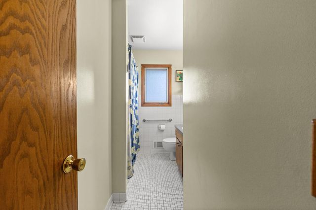 2854 Churchill Street, Roseville, MN 55113