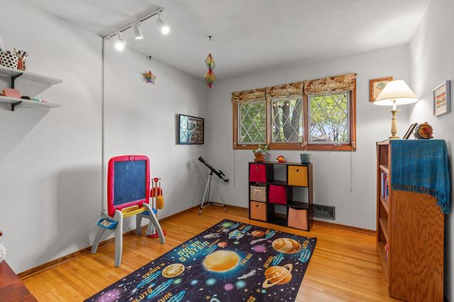 2854 Churchill Street, Roseville, MN 55113