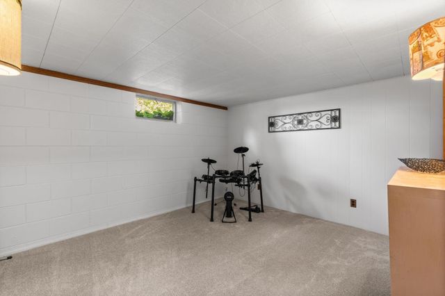 2854 Churchill Street, Roseville, MN 55113