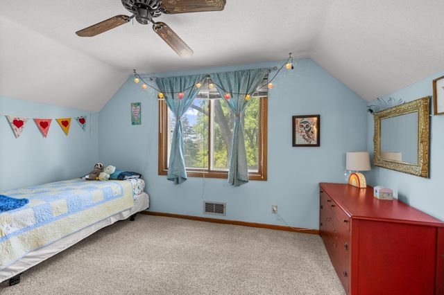 2854 Churchill Street, Roseville, MN 55113