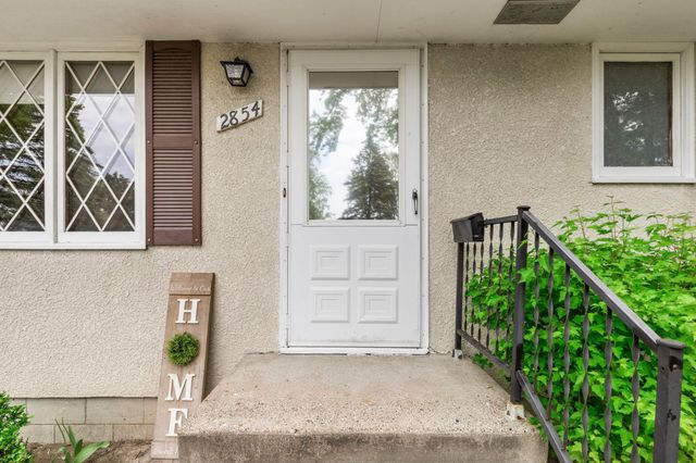 2854 Churchill Street, Roseville, MN 55113