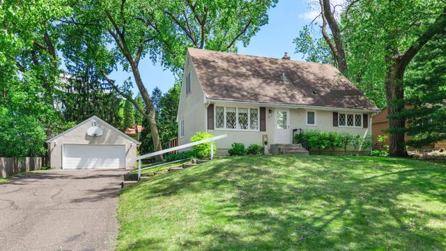 2854 Churchill Street, Roseville, MN 55113