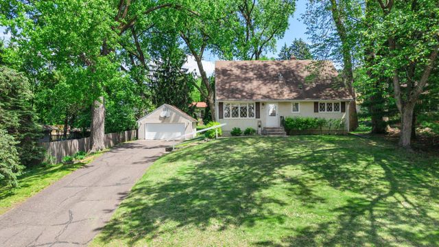 2854 Churchill Street, Roseville, MN 55113