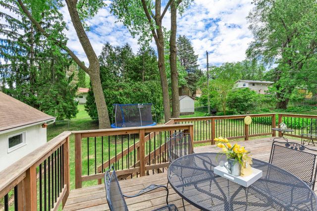 2854 Churchill Street, Roseville, MN 55113