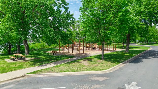 2854 Churchill Street, Roseville, MN 55113