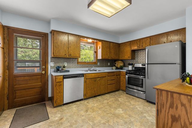 2854 Churchill Street, Roseville, MN 55113