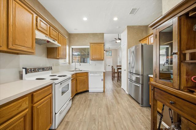 412 Seminary Ridge, Mesquite, TX 75149