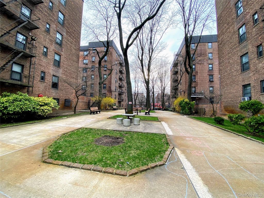 32-23 90th Street 405, East Elmhurst, NY 11369 — photo 3