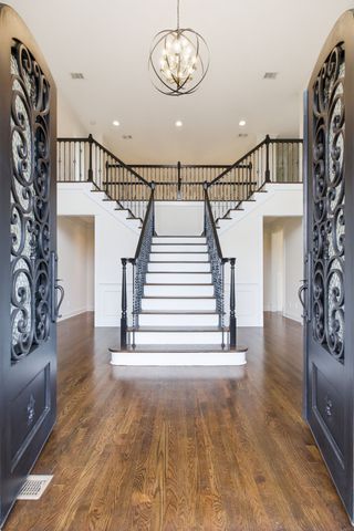 26 Missionary Dr, Brentwood, TN 37027