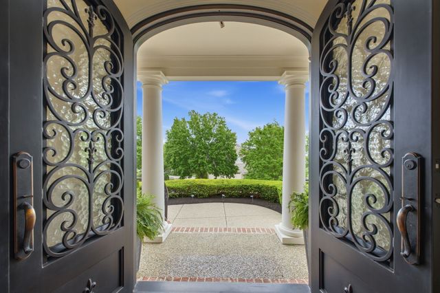 26 Missionary Dr, Brentwood, TN 37027