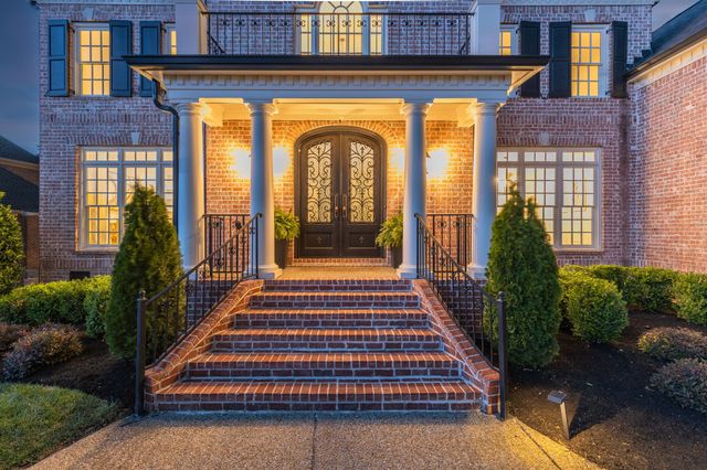 26 Missionary Dr, Brentwood, TN 37027