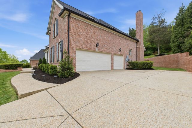 26 Missionary Dr, Brentwood, TN 37027