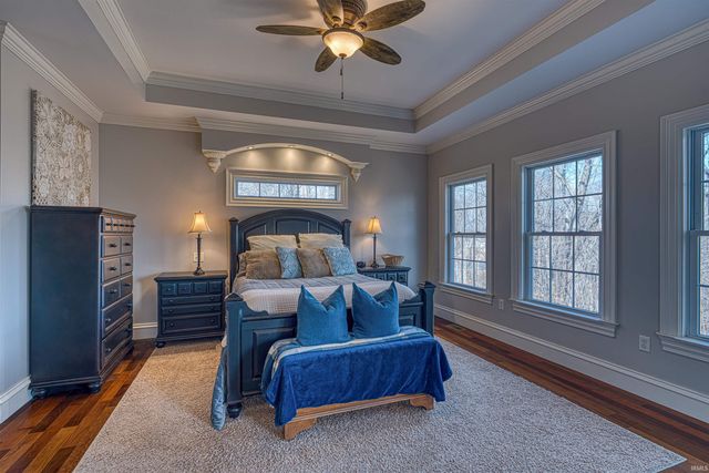 6055 Pfafflin Lake Boulevard, Newburgh, IN 47630