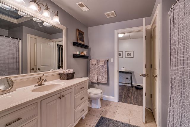 6055 Pfafflin Lake Boulevard, Newburgh, IN 47630