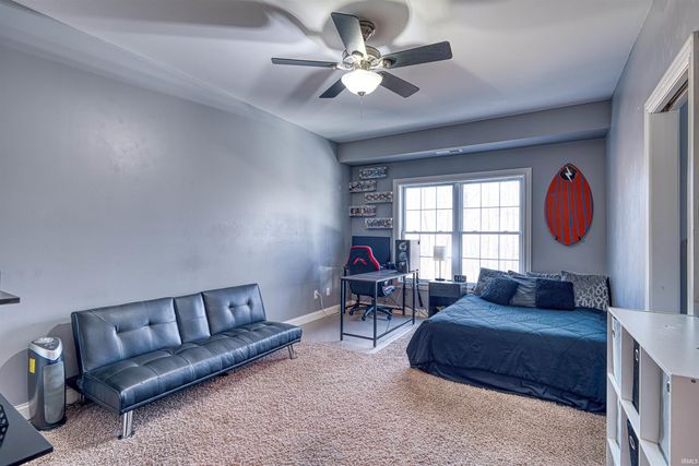 6055 Pfafflin Lake Boulevard, Newburgh, IN 47630