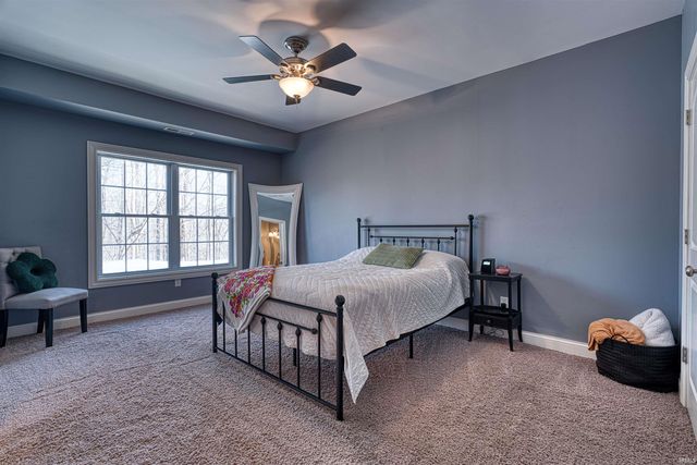 6055 Pfafflin Lake Boulevard, Newburgh, IN 47630