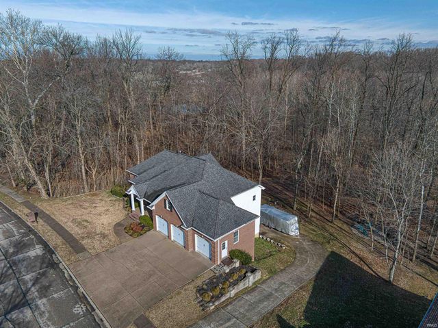 6055 Pfafflin Lake Boulevard, Newburgh, IN 47630