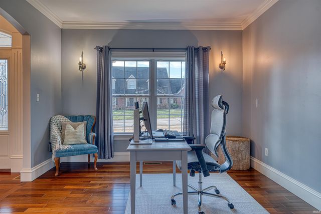 6055 Pfafflin Lake Boulevard, Newburgh, IN 47630