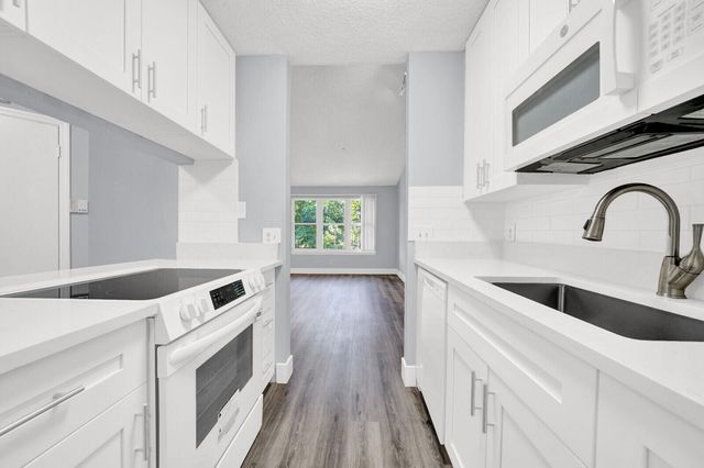 2319 N Congress Avenue 22, Boynton Beach, FL 33426