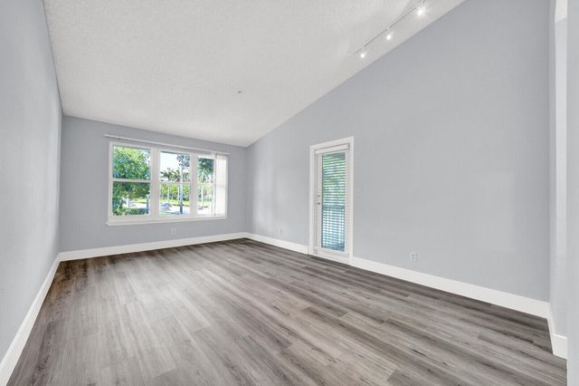 2319 N Congress Avenue 22, Boynton Beach, FL 33426