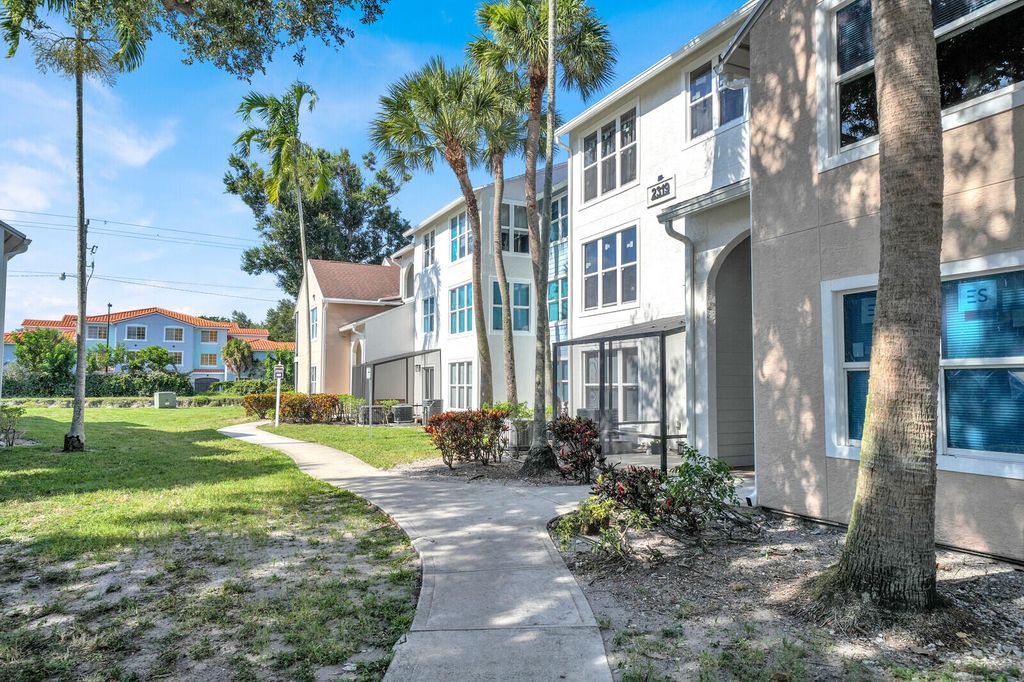 2319 N Congress Avenue 22, Boynton Beach, FL 33426