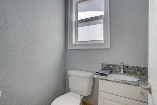 1920 Waters Edge, Pompano Beach, FL 33062