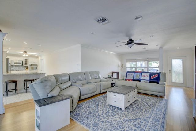 1920 Waters Edge, Pompano Beach, FL 33062