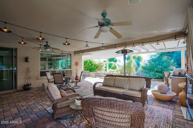 18011 W Tierra Del Sol Drive, Surprise, AZ 85387