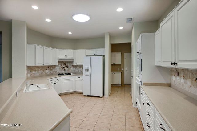 18011 W Tierra Del Sol Drive, Surprise, AZ 85387